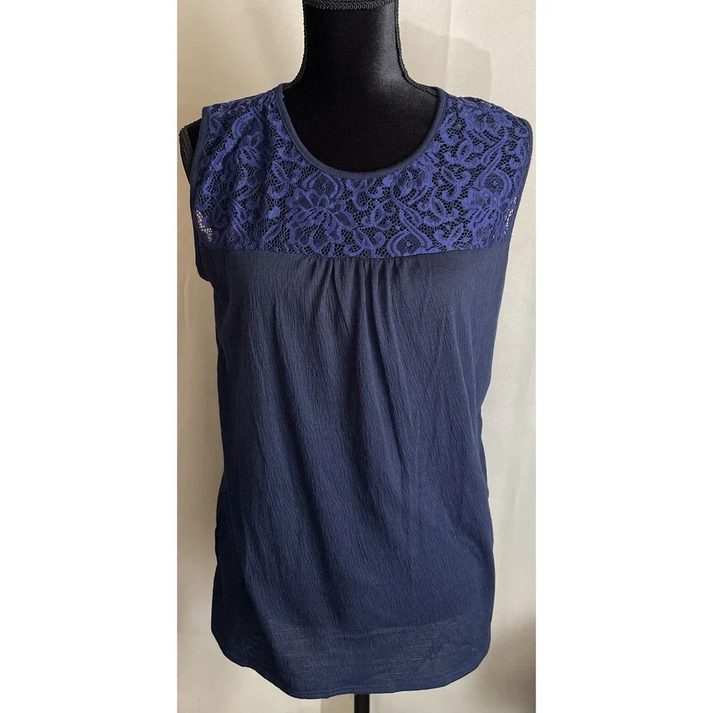 Star Vixen Womens 1X Sleeveless Blouse Navy Blue Lace Yoke Textured Knit Top NEW